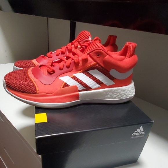 Adidas Men\'s Marquee Boost Low Basketball Red/w